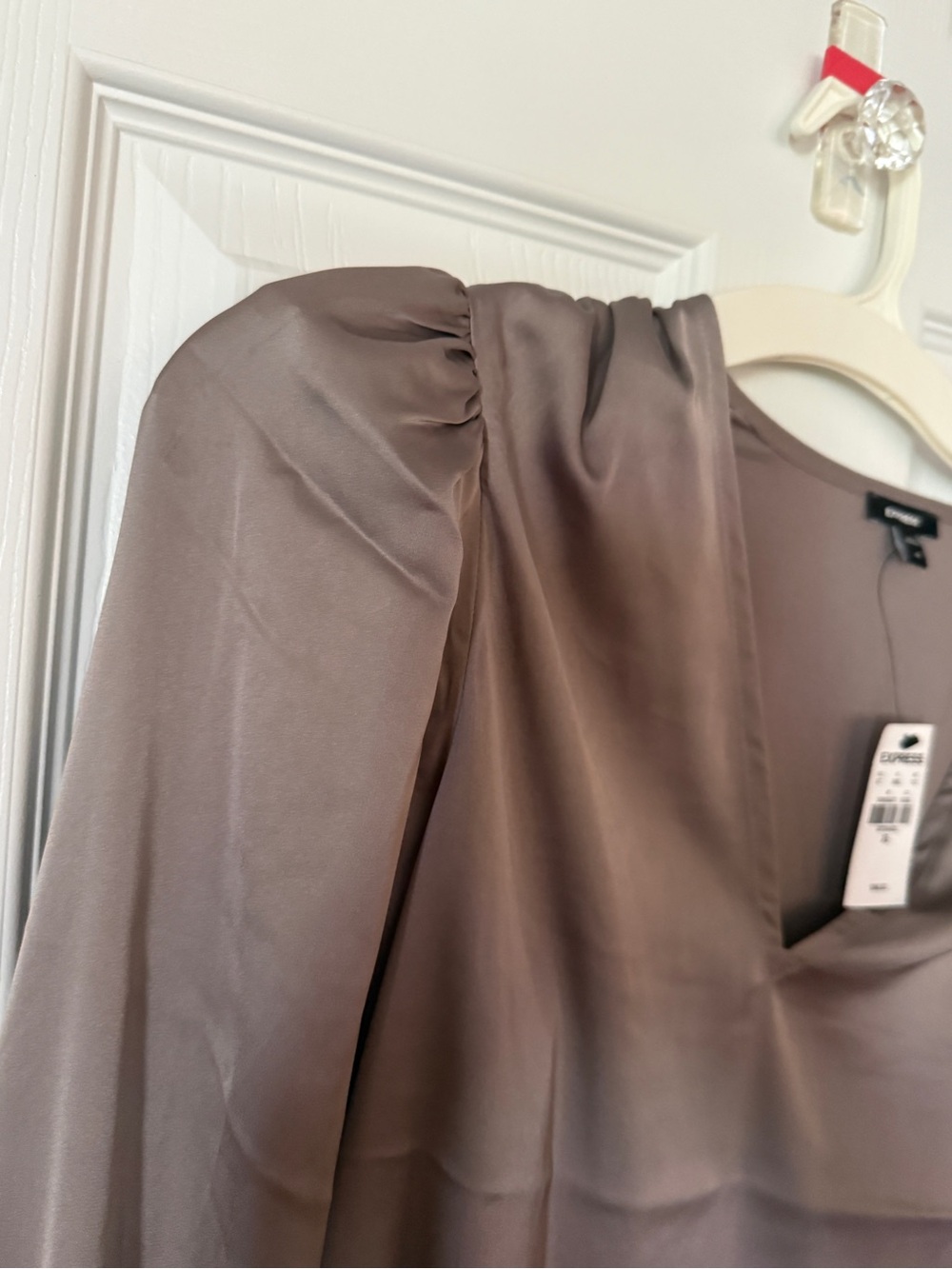 Express Taupe Satin Long-Sleeve V-Neck Blouse NWT - Picture 3 of 4